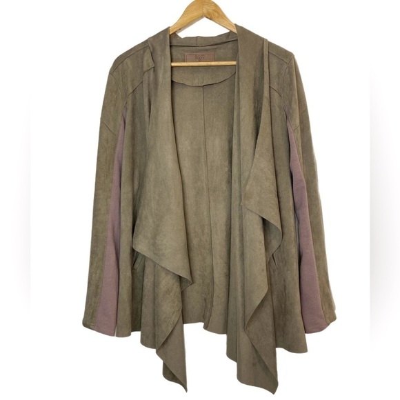 [BLANKNYC] Beige drape front soft suede cardigan with pockets - Picture 1 of 6